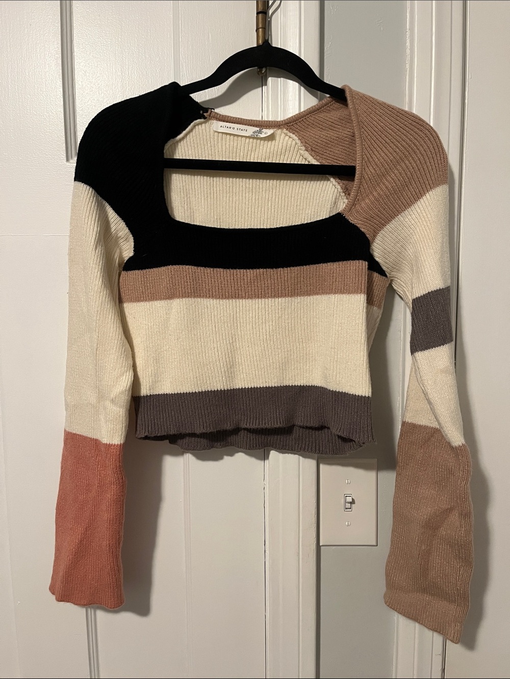 Altar'd State Scoop-Neck Colorblock Crop Sweater — Black, Cream, Taupe & Rust